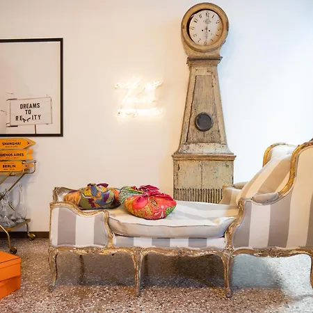Cats And Antiques In Private Privat bolig Venedig