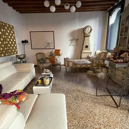 Cats And Antiques In Private Kwatera prywatna *